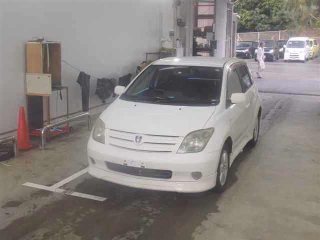 TOYOTA IST