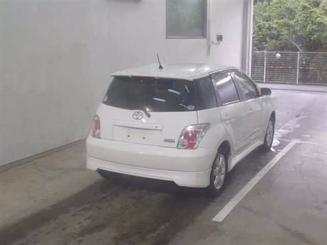 TOYOTA IST