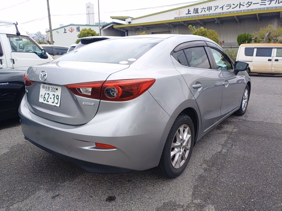 MAZDA AXELA