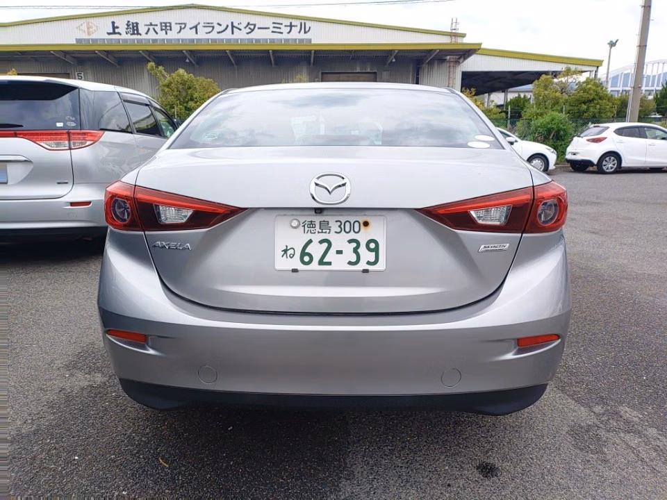 MAZDA AXELA