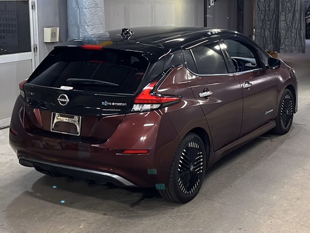 NISSAN LEAF