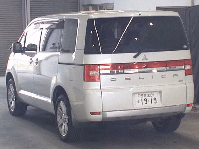 MITSUBISHI DELICA D:5