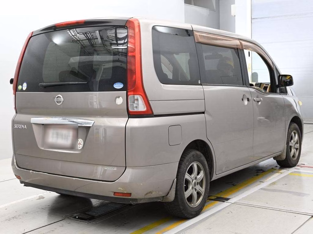 NISSAN SERENA