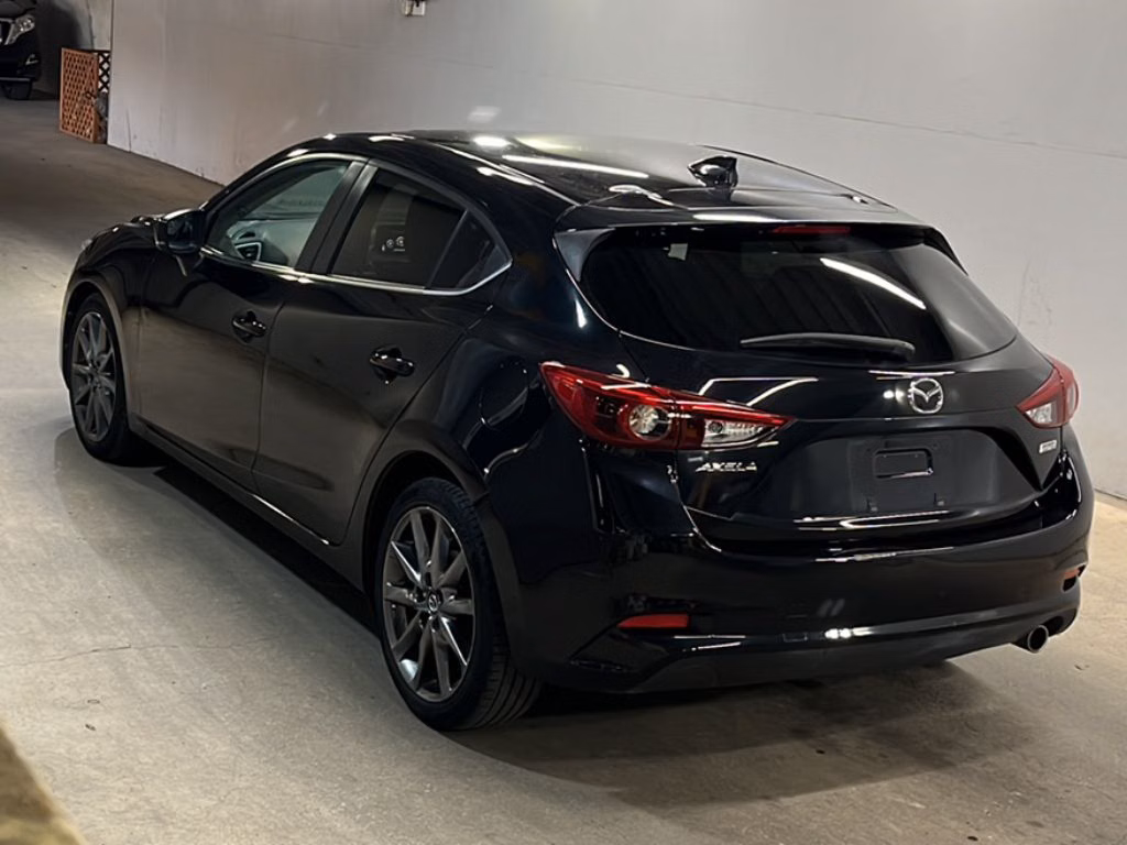 MAZDA AXELA