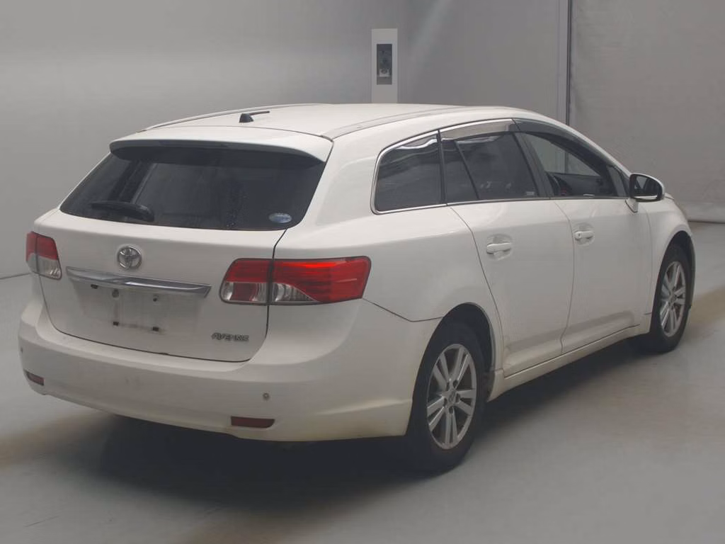 TOYOTA AVENSIS