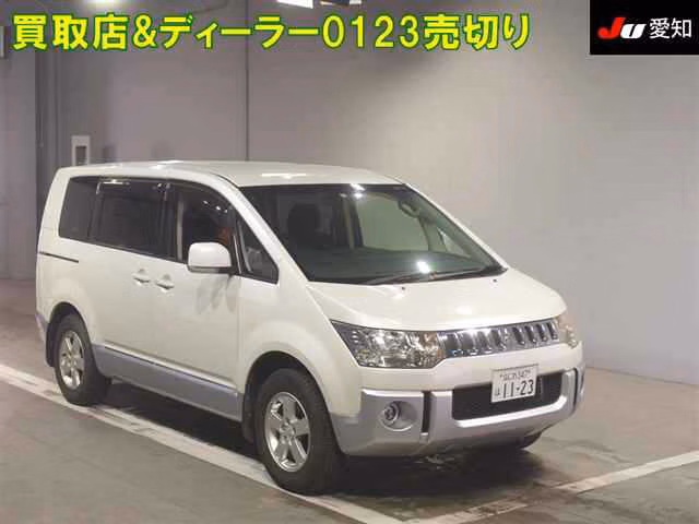 MITSUBISHI DELICA D:5
