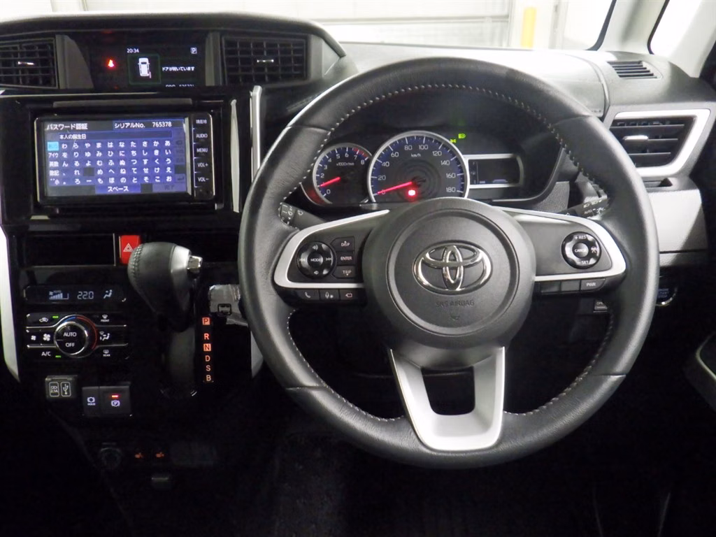 TOYOTA ROOMY