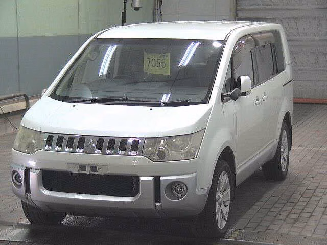 MITSUBISHI DELICA D:5