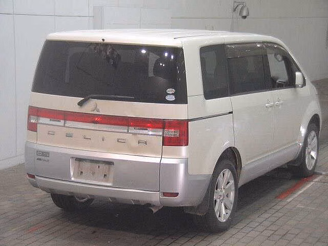 MITSUBISHI DELICA D:5
