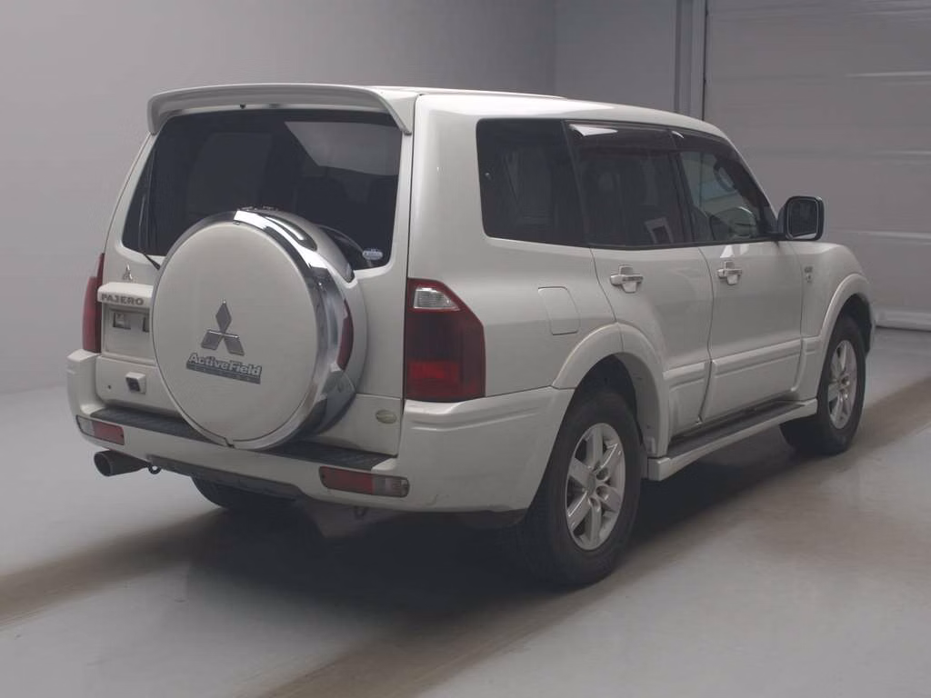 MITSUBISHI PAJERO