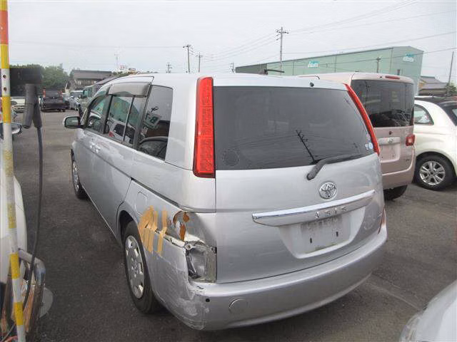 TOYOTA ISIS