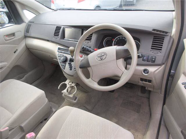 TOYOTA ISIS