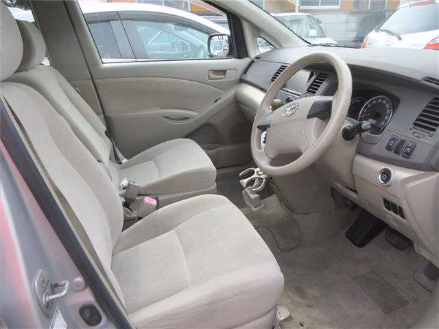 TOYOTA ISIS