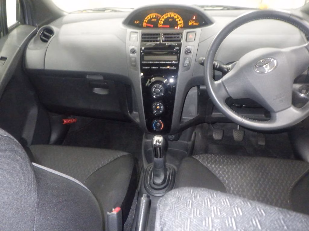 TOYOTA VITZ