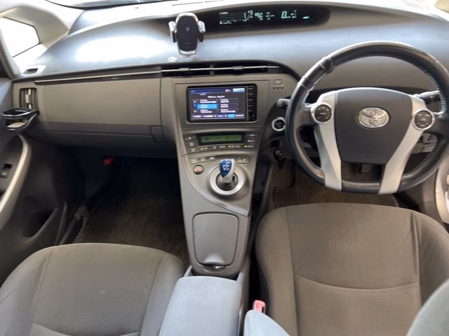 TOYOTA PRIUS