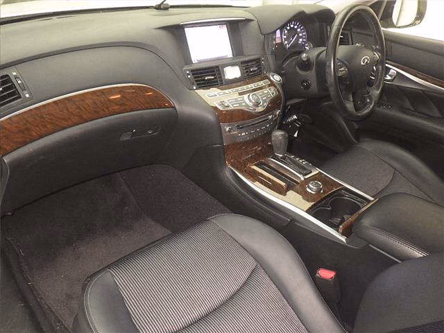 NISSAN FUGA