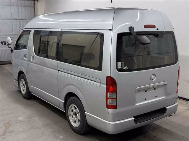TOYOTA REGIUS ACE