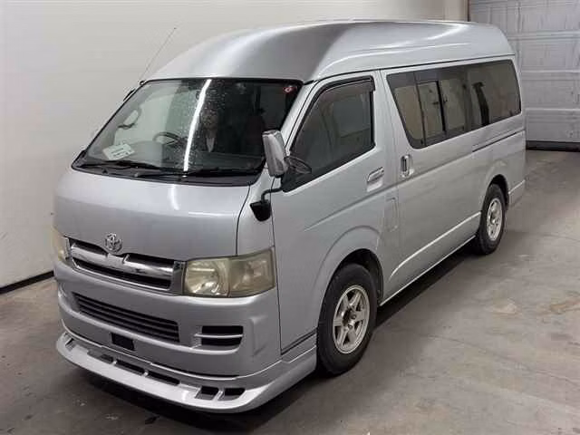 TOYOTA REGIUS ACE