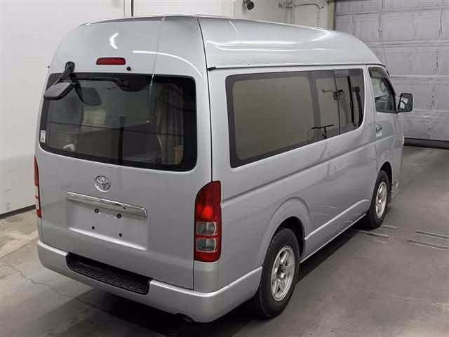 TOYOTA REGIUS ACE