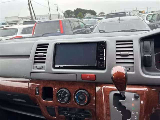 TOYOTA REGIUS ACE