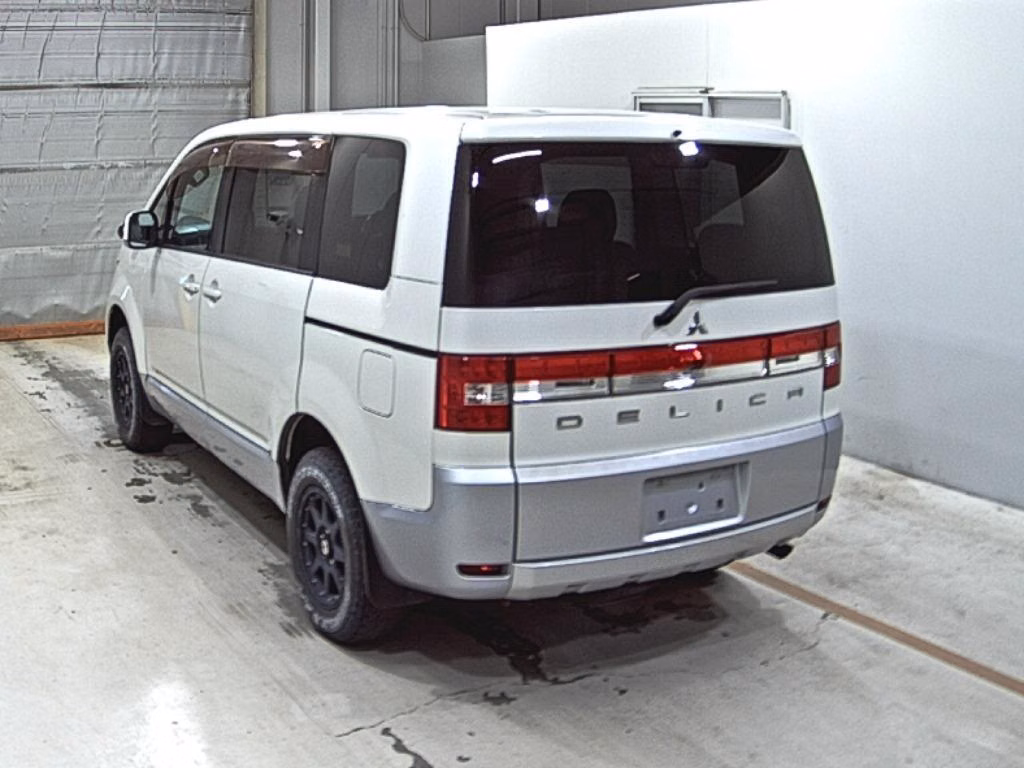 MITSUBISHI DELICA D:5