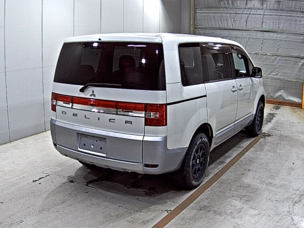 MITSUBISHI DELICA D:5