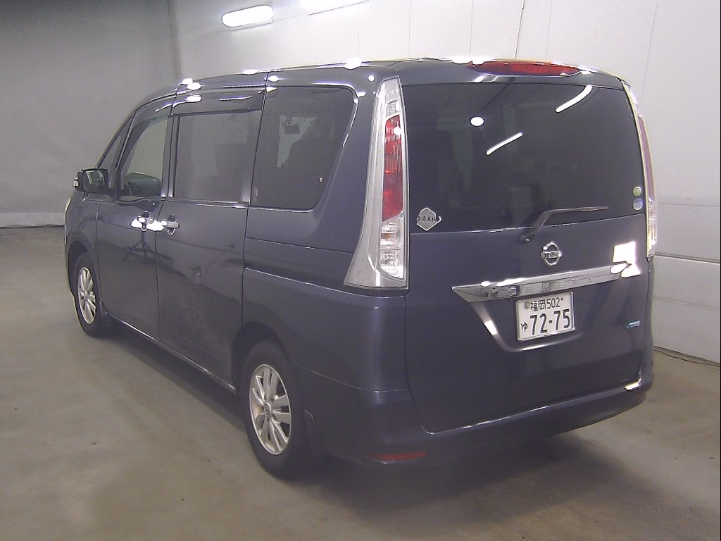 NISSAN SERENA