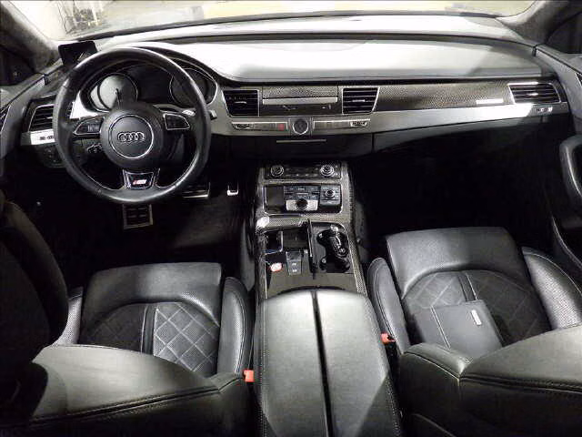 AUDI S8