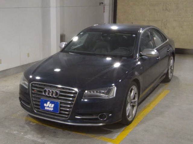 AUDI S8