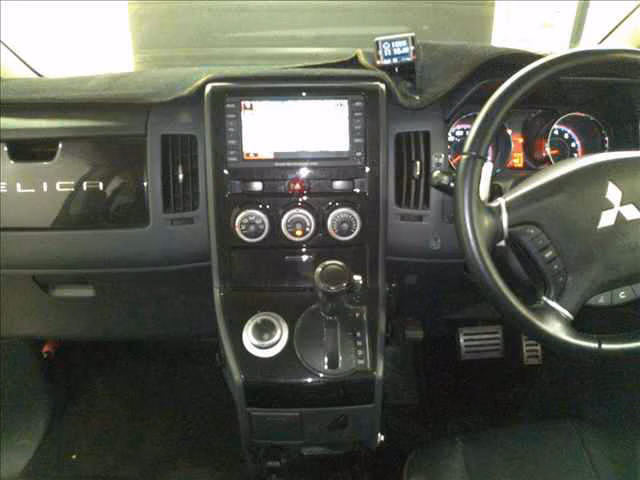 MITSUBISHI DELICA D:5