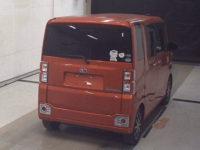 DAIHATSU WAKE