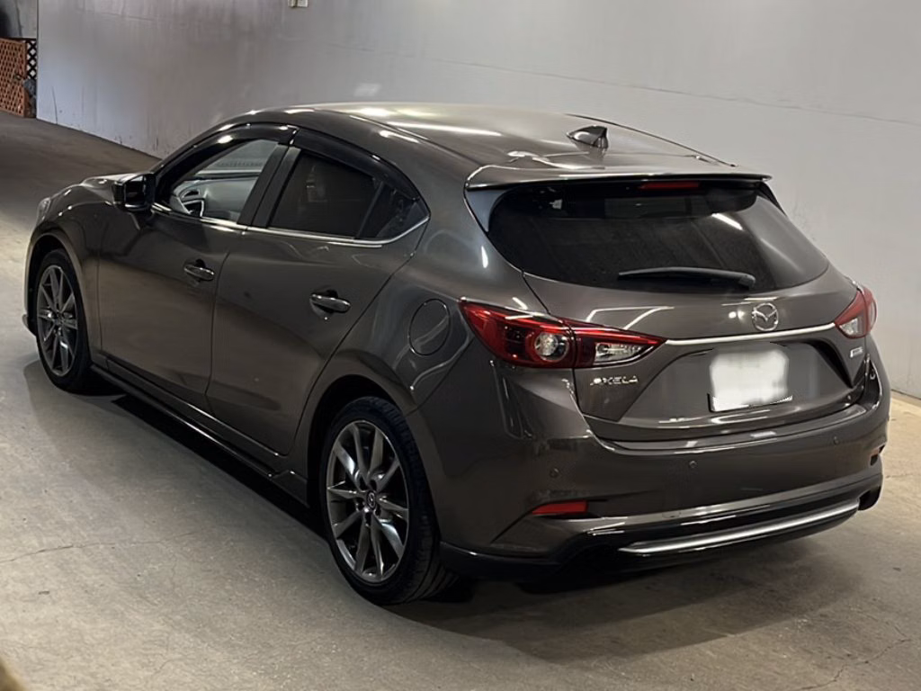MAZDA AXELA