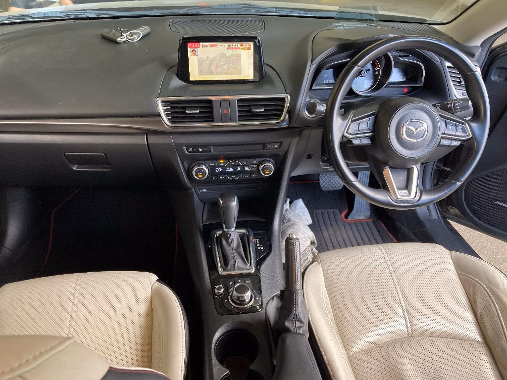 MAZDA AXELA