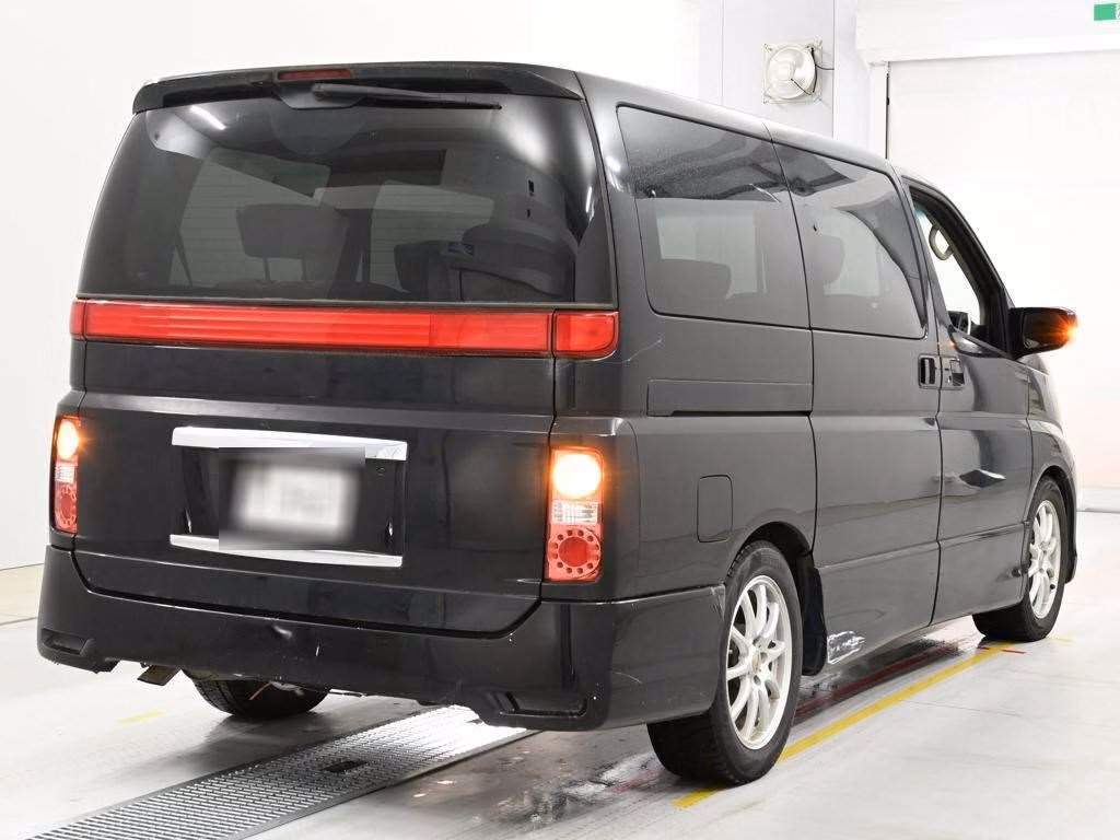 NISSAN ELGRAND
