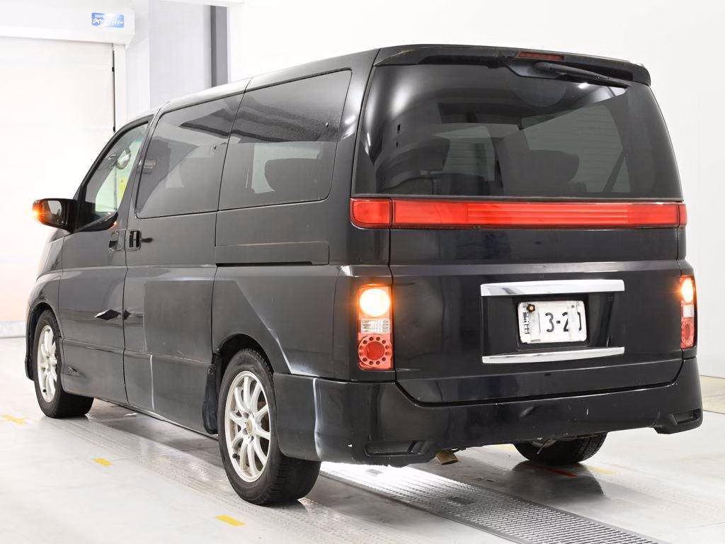 NISSAN ELGRAND