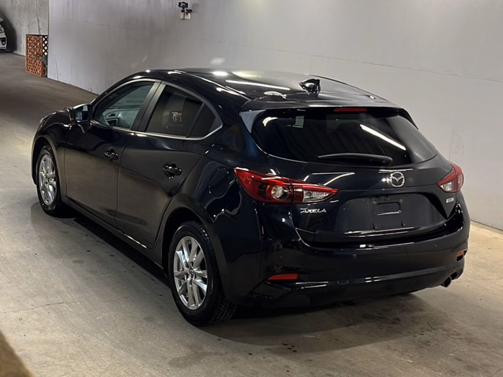 MAZDA AXELA