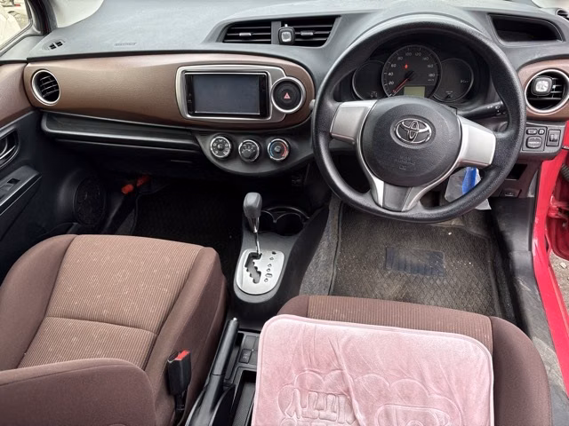 TOYOTA VITZ