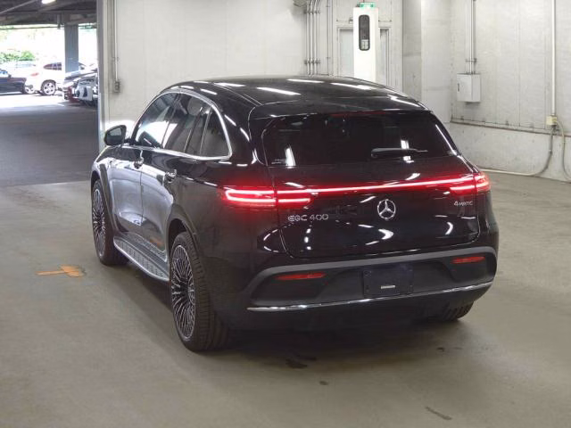 MERCEDES-BENZ EQC