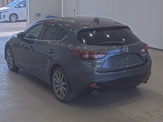 MAZDA AXELA