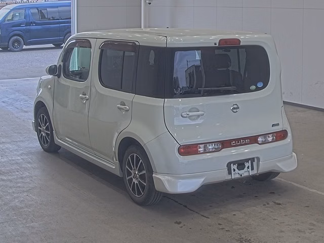NISSAN CUBE