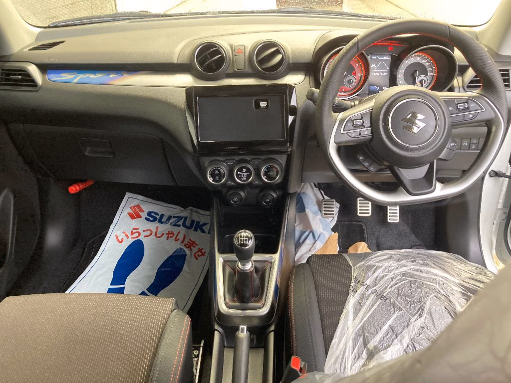 SUZUKI SWIFT