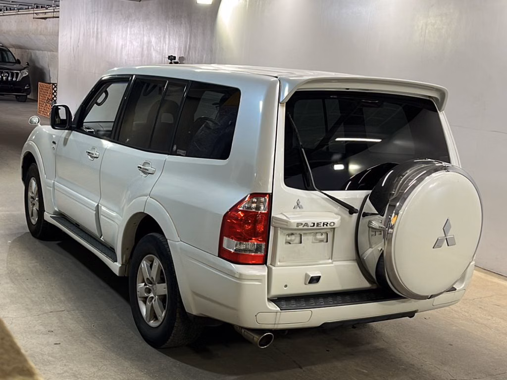 MITSUBISHI PAJERO