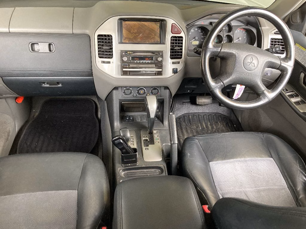 MITSUBISHI PAJERO