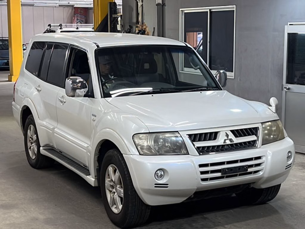 MITSUBISHI PAJERO