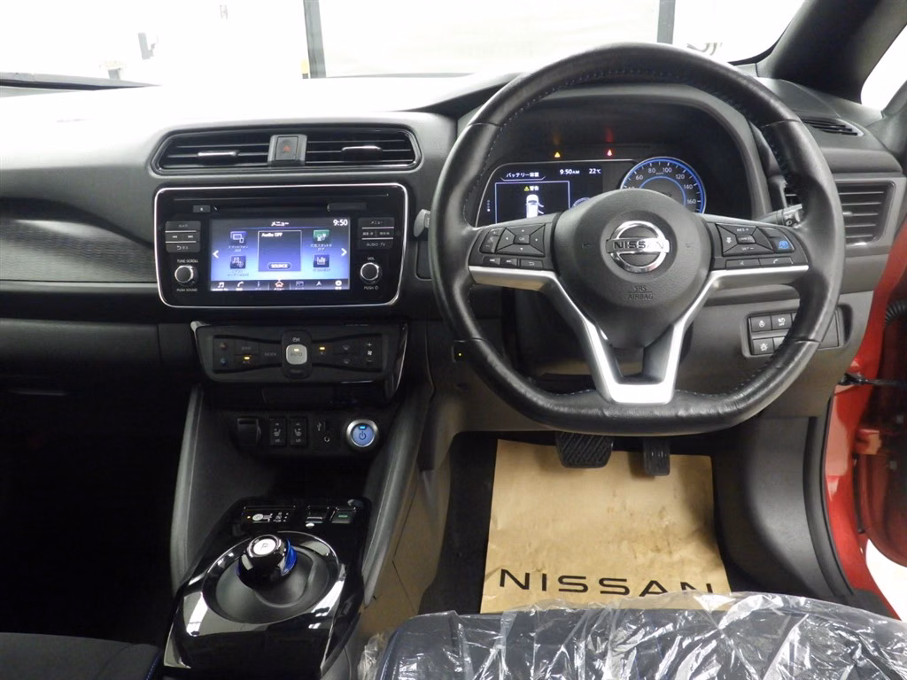 NISSAN LEAF