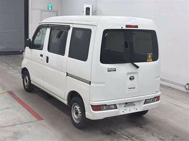 TOYOTA PIXIS VAN