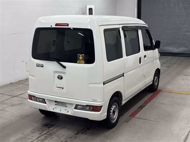 TOYOTA PIXIS VAN