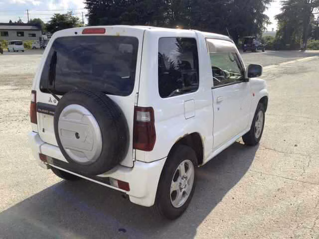 MITSUBISHI PAJERO MINI