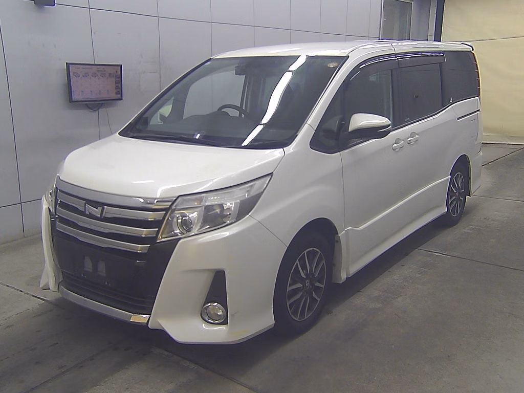 TOYOTA NOAH