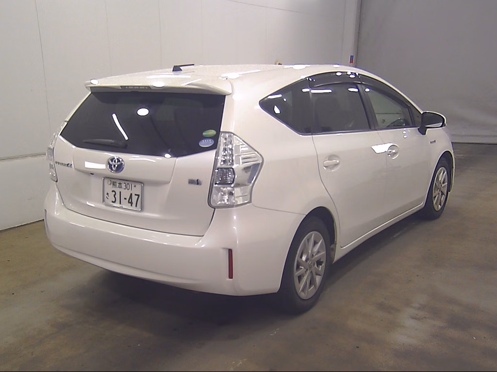 TOYOTA PRIUS ALPHA